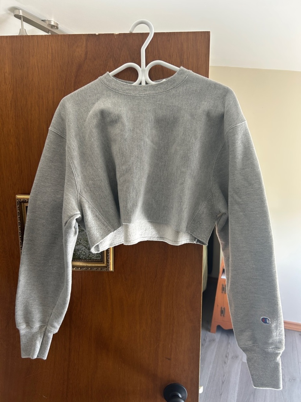 Champion Cropped Crewneck Sweatshirt in Heather Gray